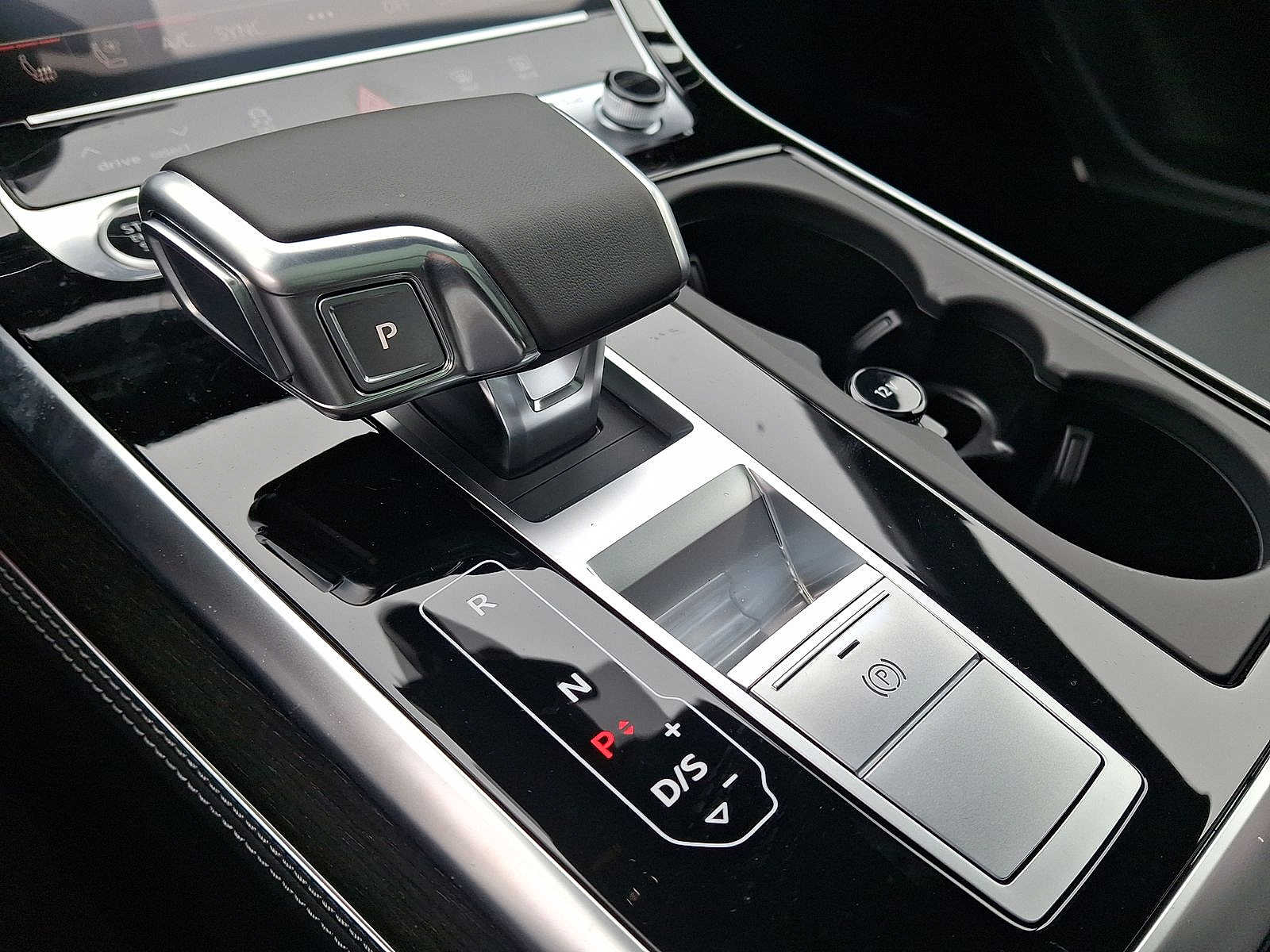 Thumbnail: 2026 Audi Q7 - 14