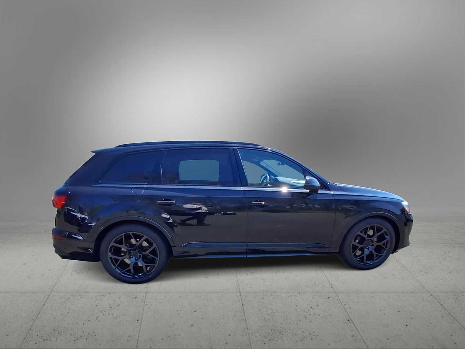 Thumbnail: 2026 Audi SQ7 - 9
