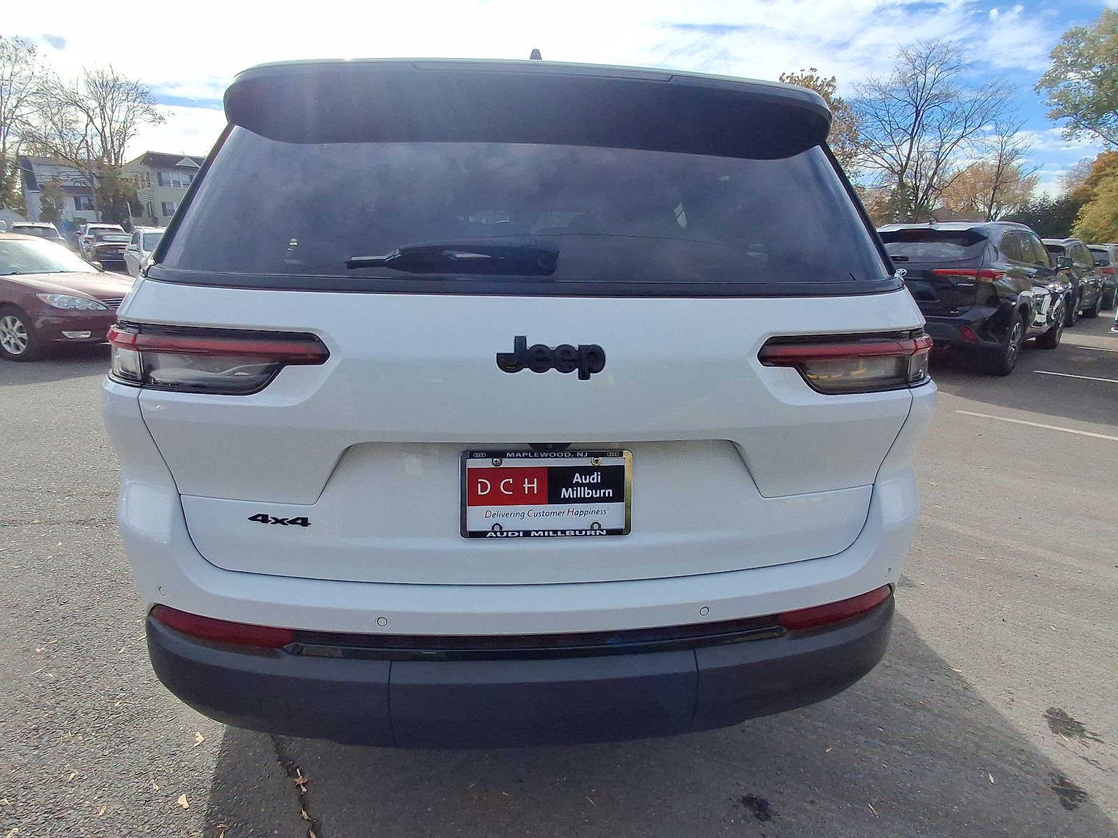 Thumbnail: 2023 Jeep Grand Cherokee - 23