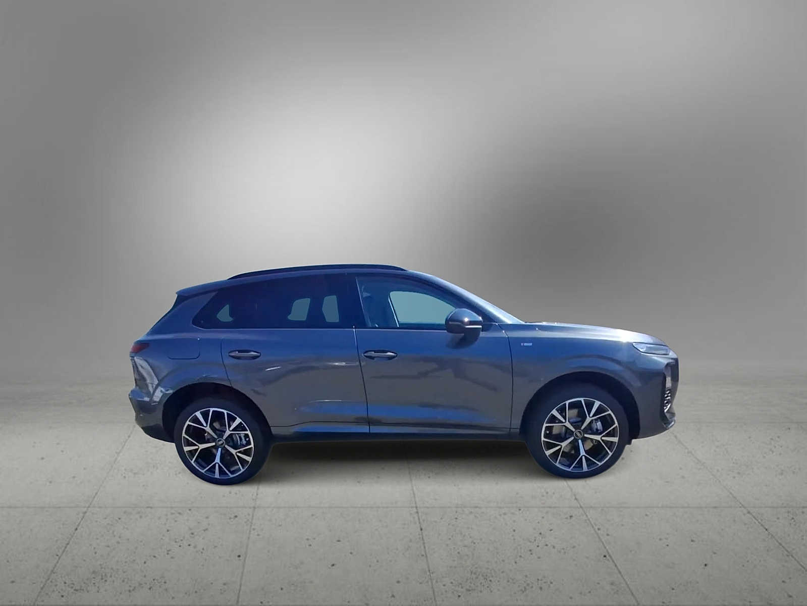 Thumbnail: 2026 Audi Q3 - 9
