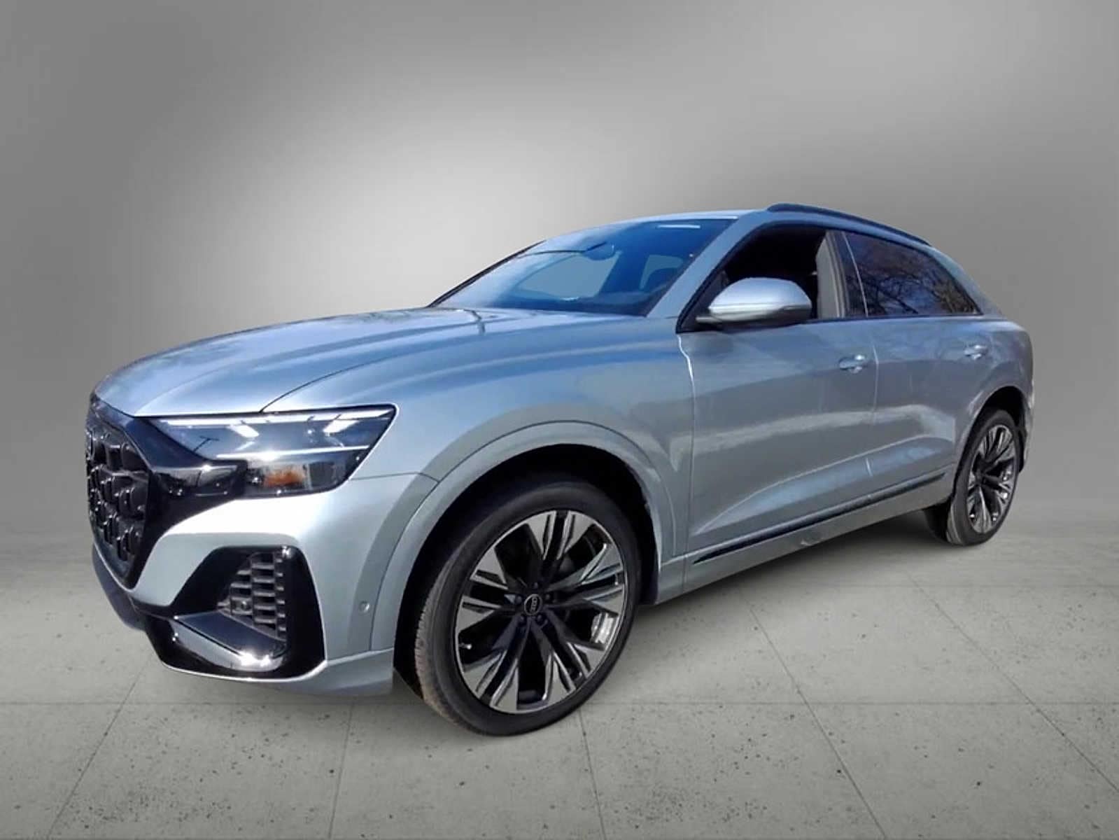 Thumbnail: 2025 Audi Q8 - 4
