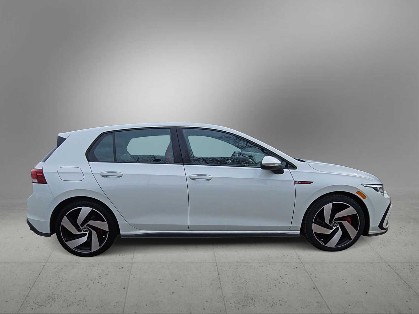 Thumbnail: 2023 Volkswagen Golf - 9