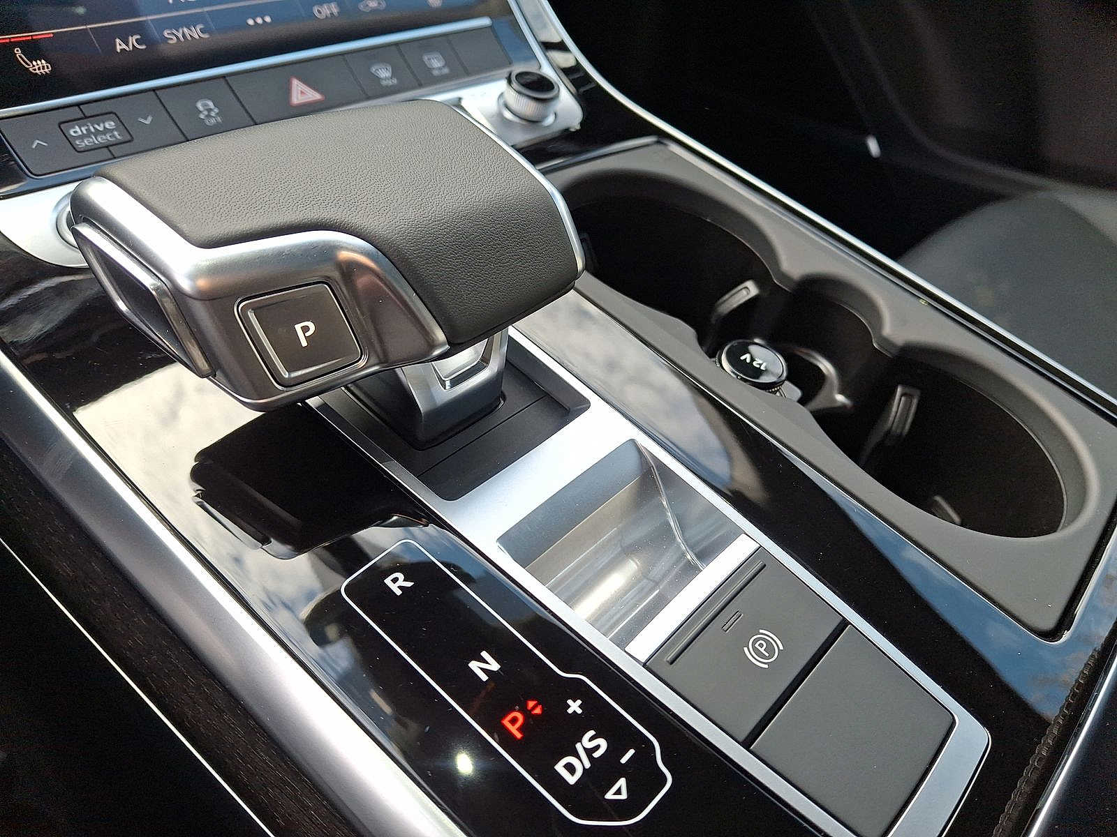 Thumbnail: 2025 Audi Q7 - 12