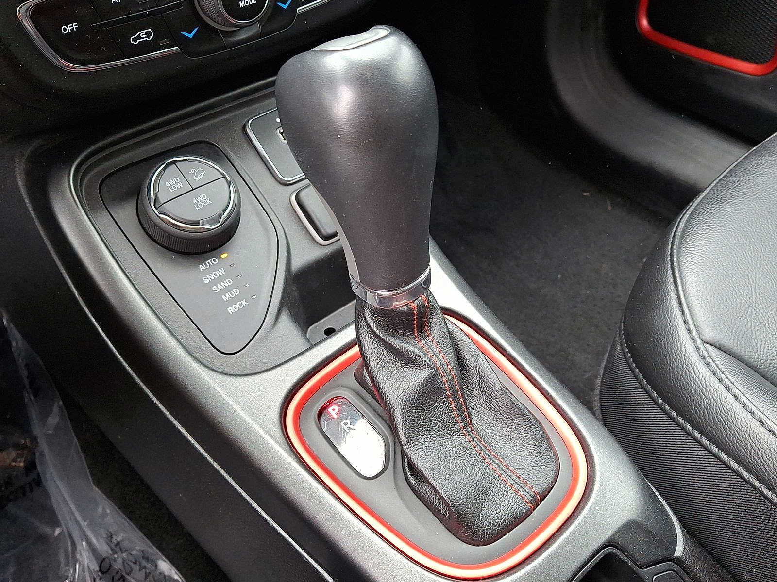 Thumbnail: 2018 Jeep Compass - 12