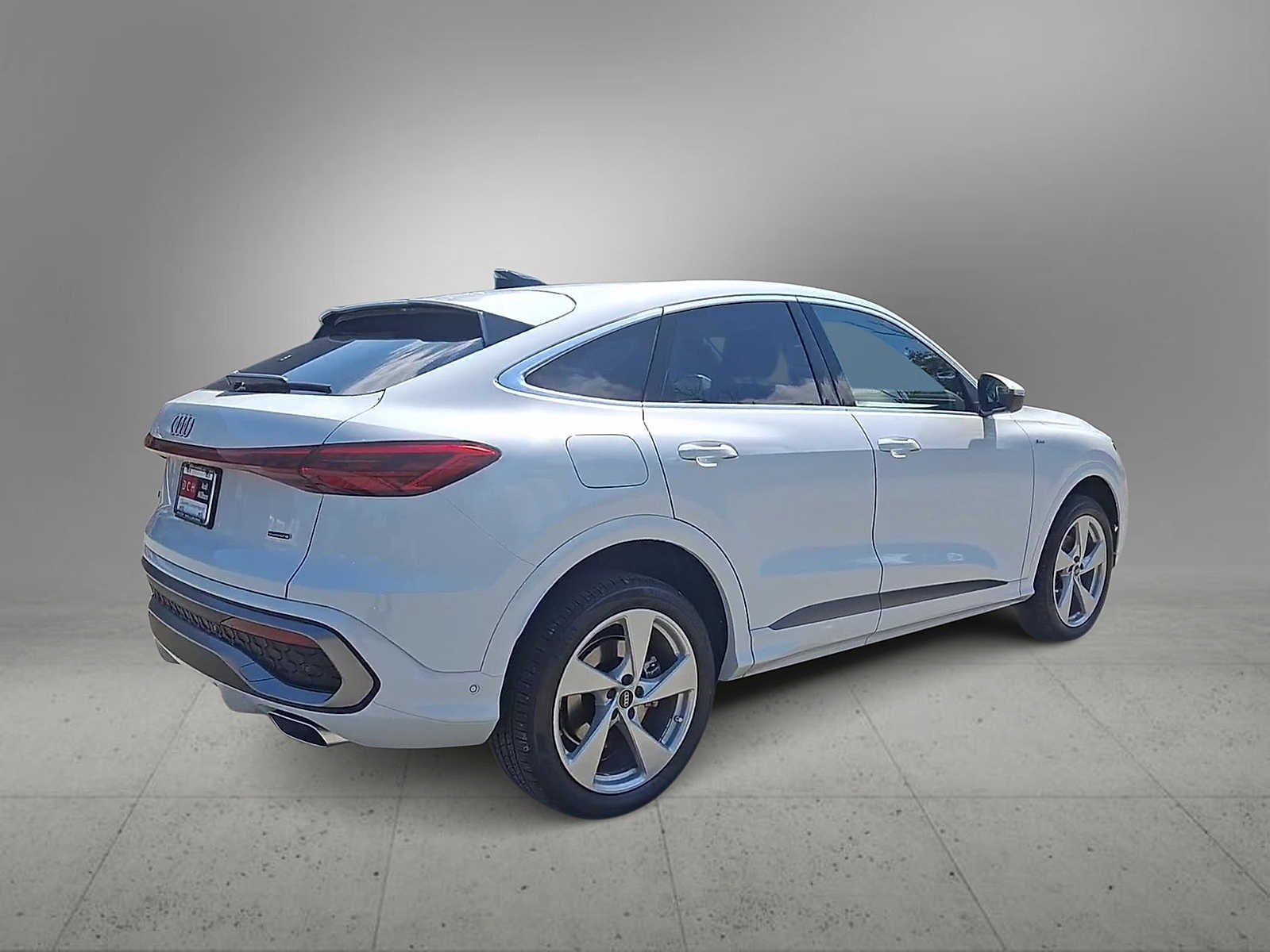 Thumbnail: 2025 Audi Q5 - 6