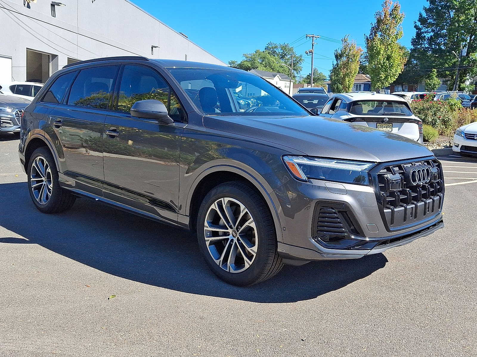 Thumbnail: 2026 Audi Q7 - 10