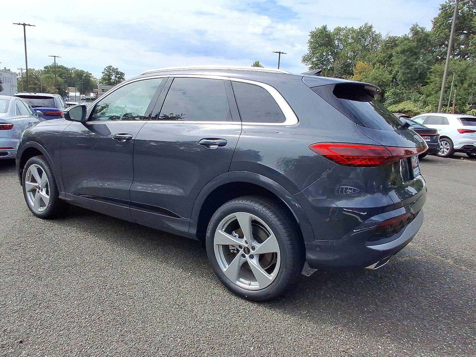 Thumbnail: 2025 Audi Q5 - 11
