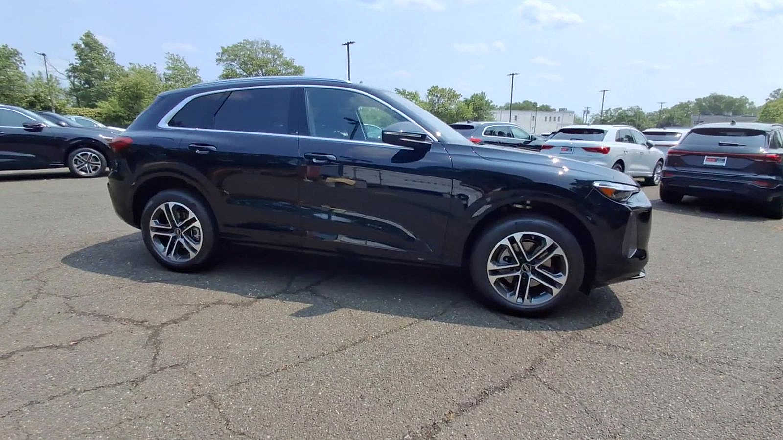 Thumbnail: 2025 Audi Q5 - 9