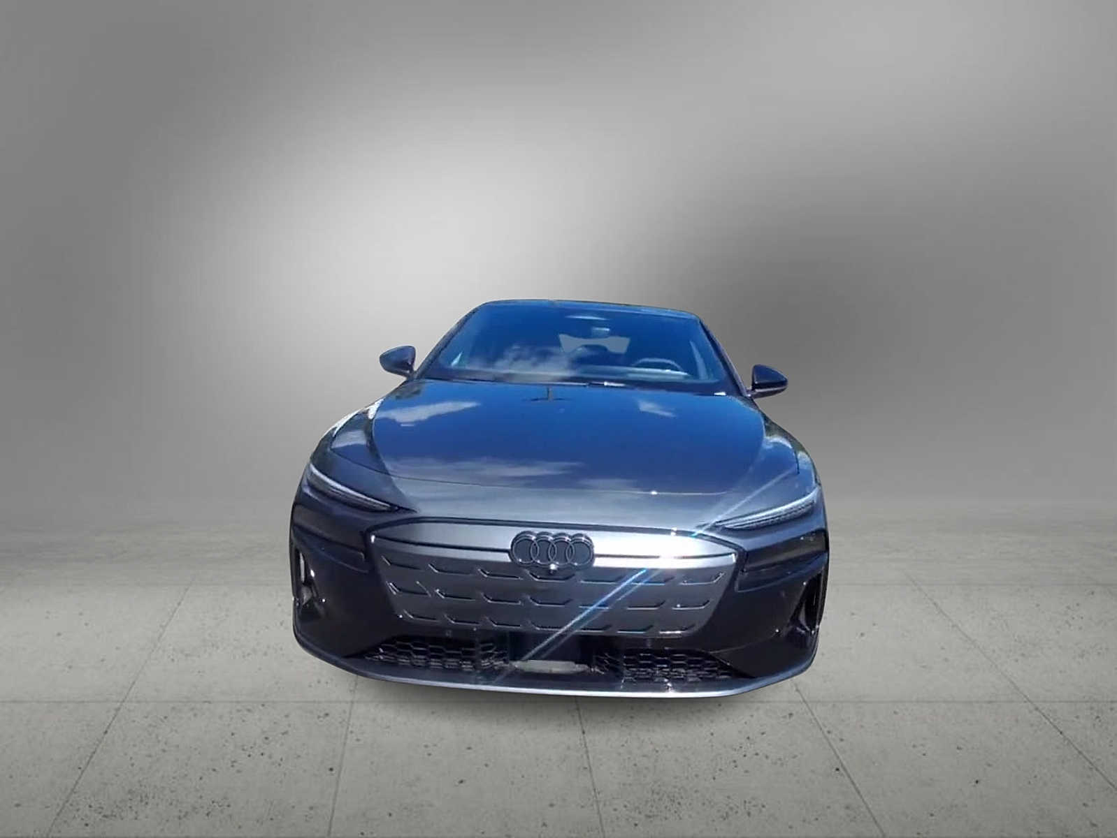 Thumbnail: 2025 Audi e-tron S - 3