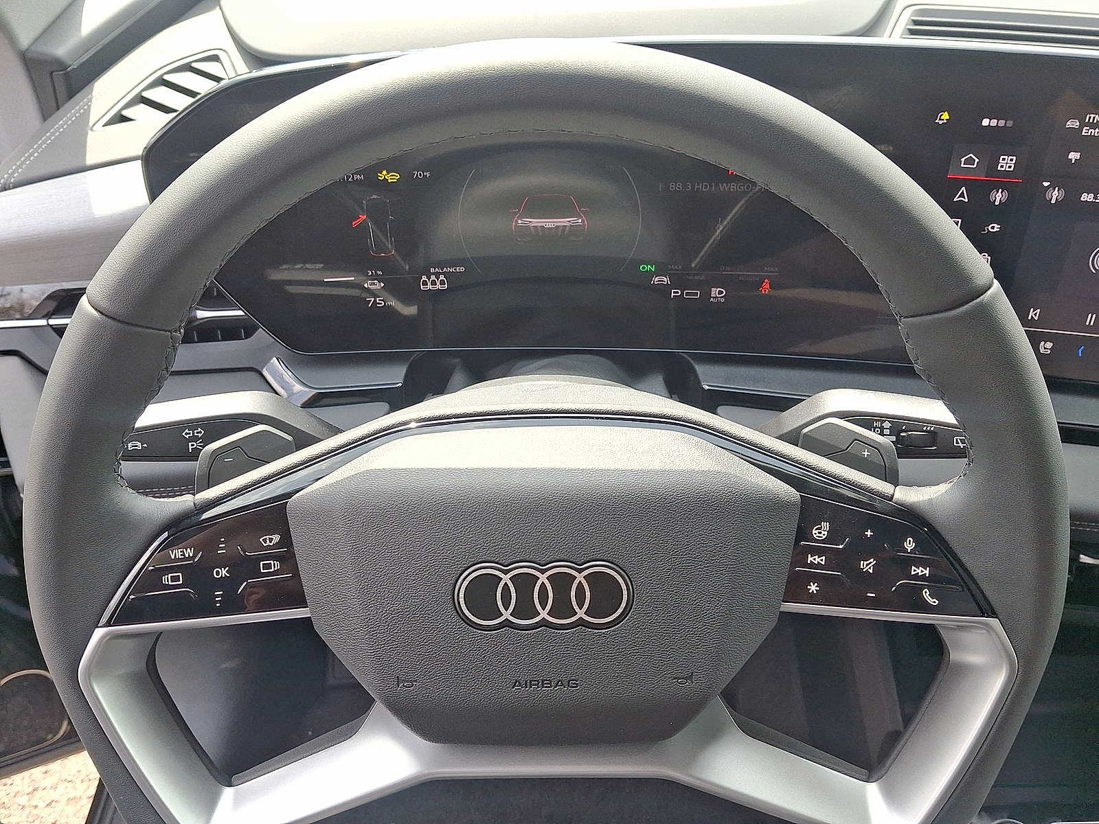 Thumbnail: 2025 Audi Q6 e-tron - 15
