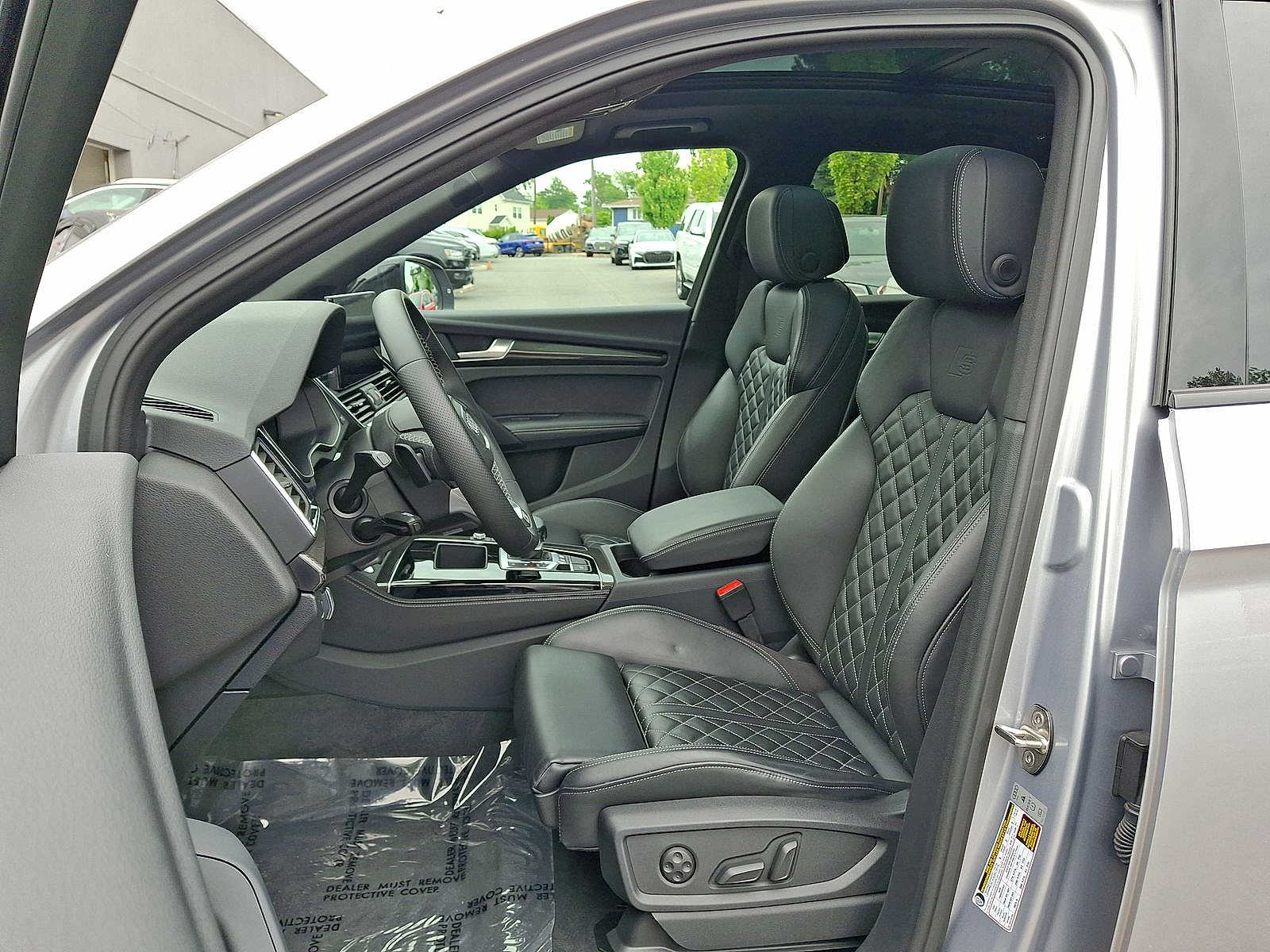 Thumbnail: 2023 Audi SQ5 - 10