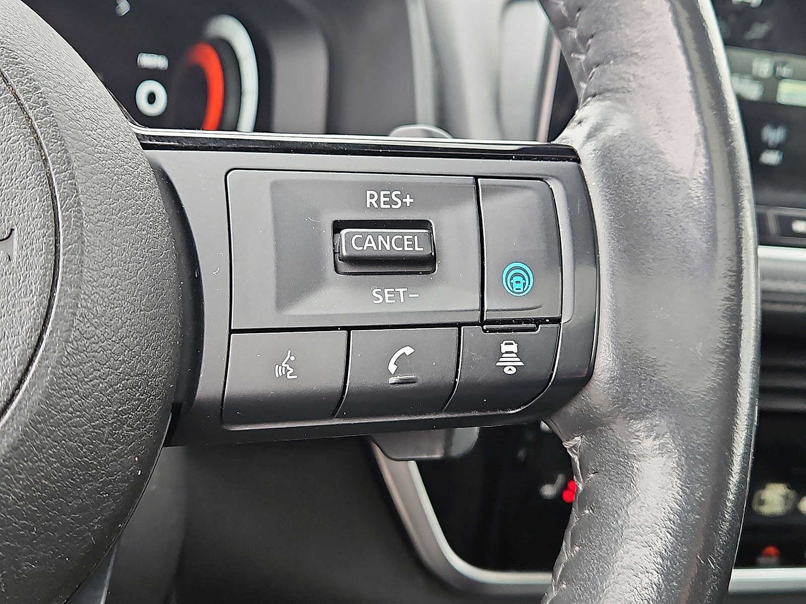 Thumbnail: 2022 Nissan Rogue - 18