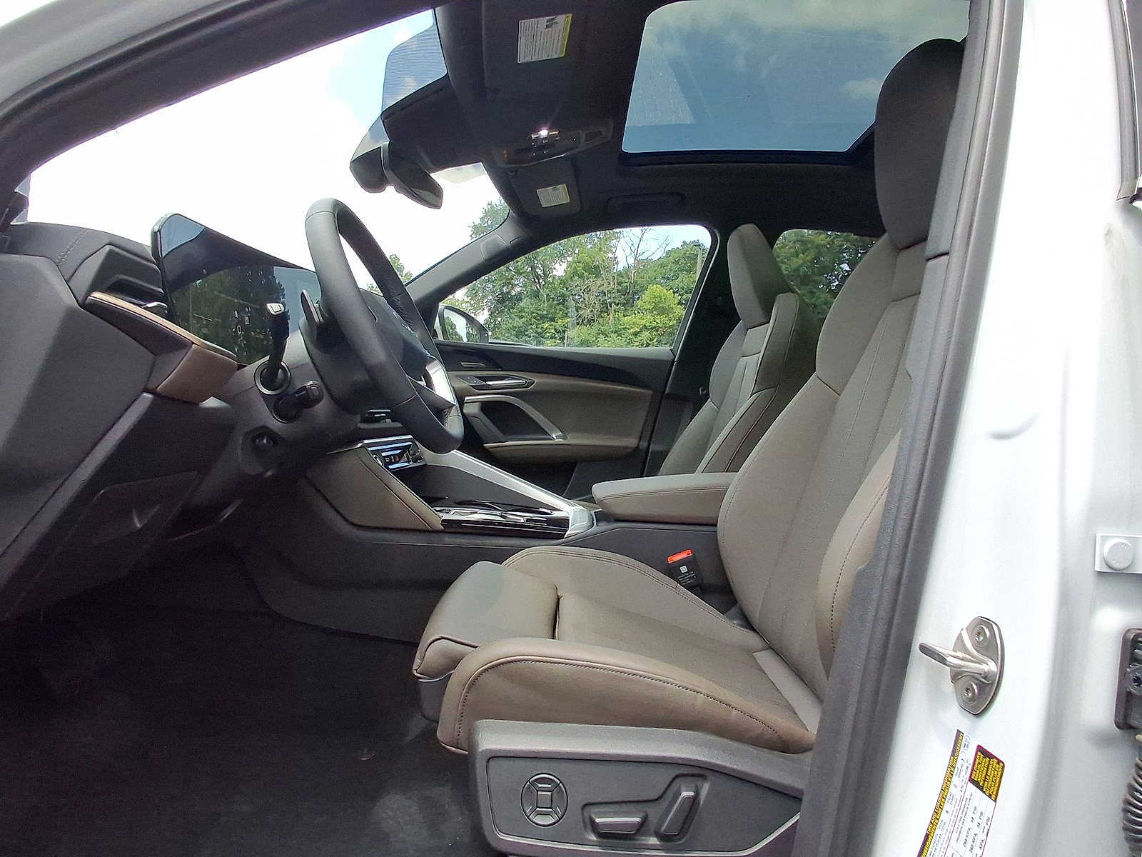 Thumbnail: 2025 Audi Q5 - 13