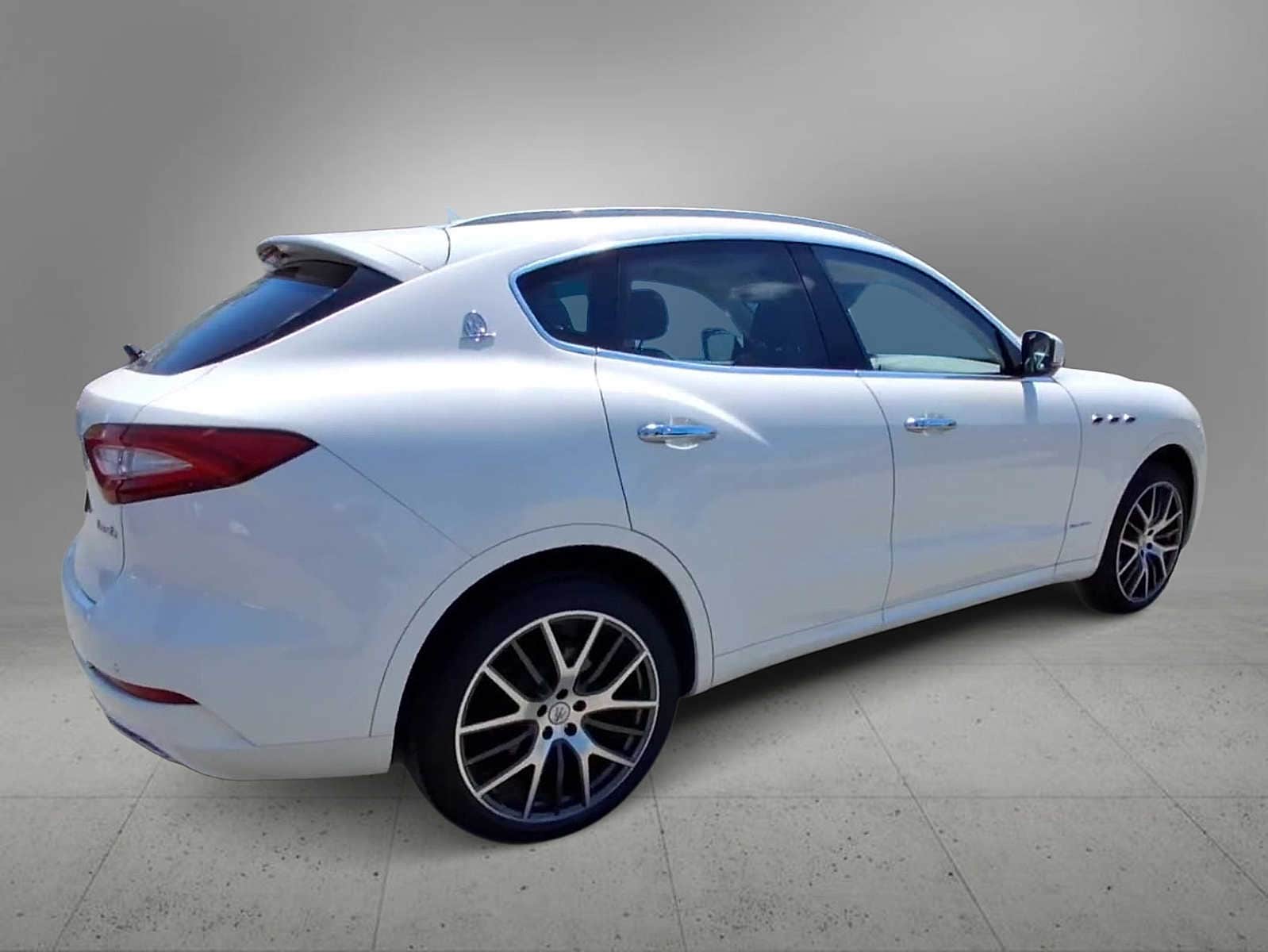 Thumbnail: 2020 Maserati Levante - 8