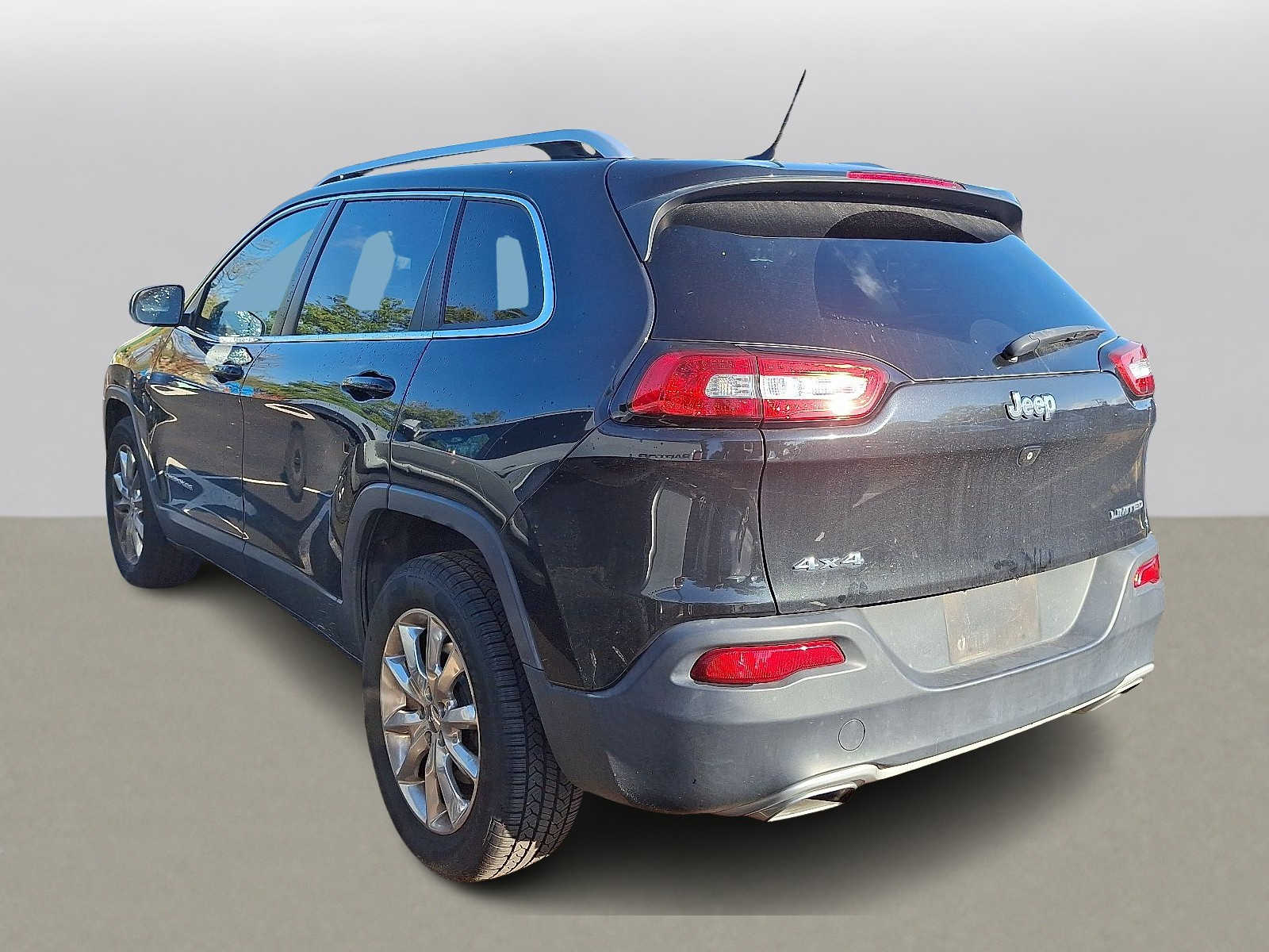 Thumbnail: 2015 Jeep Cherokee - 4