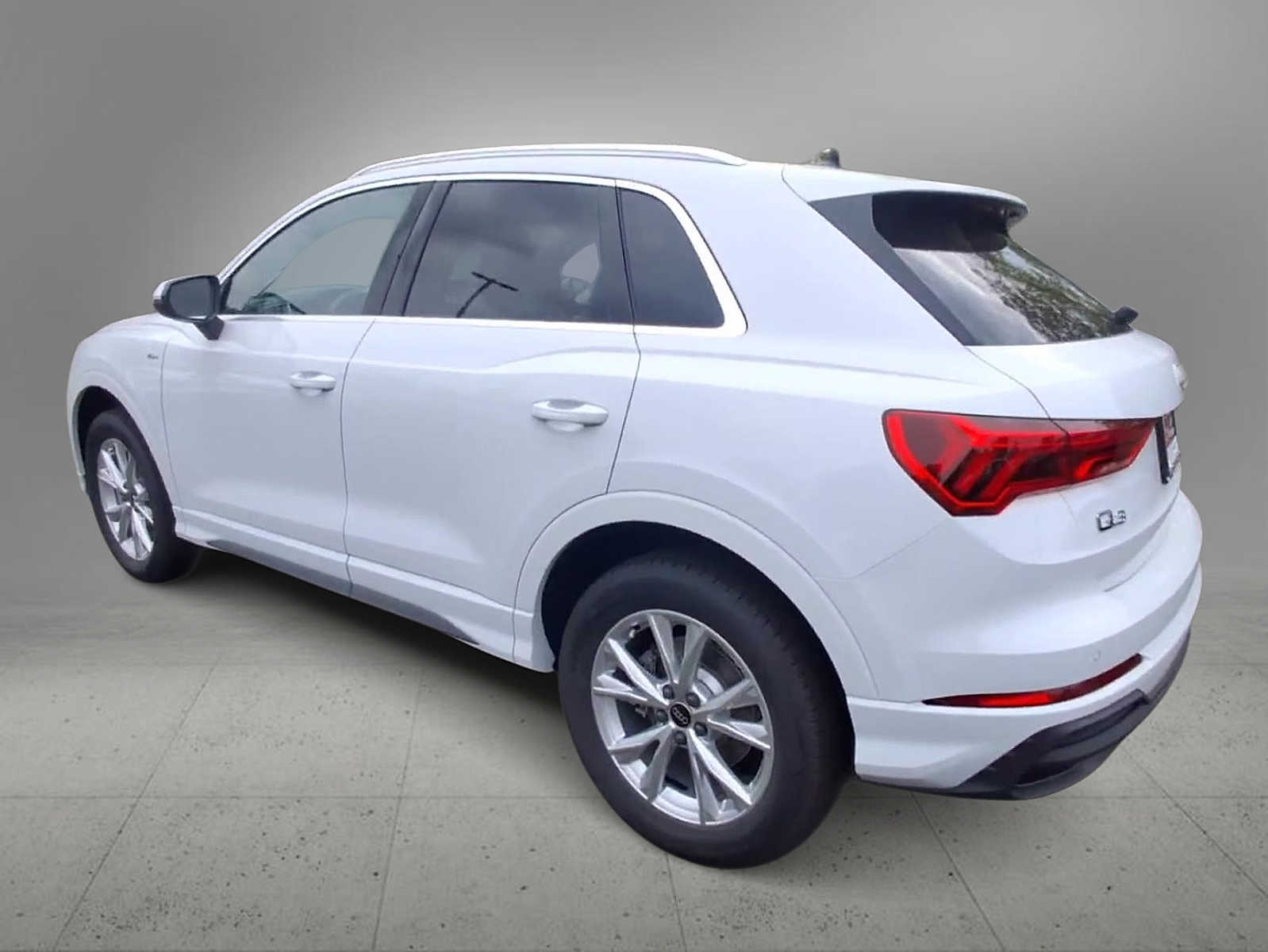 Thumbnail: 2025 Audi Q3 - 6