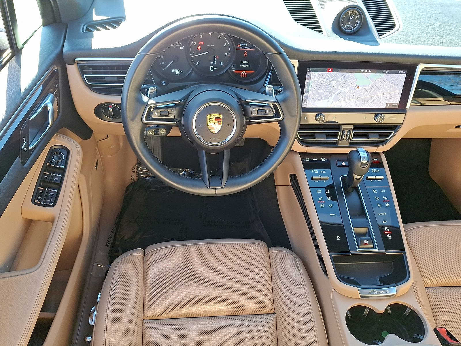 Thumbnail: 2024 Porsche Macan - 21