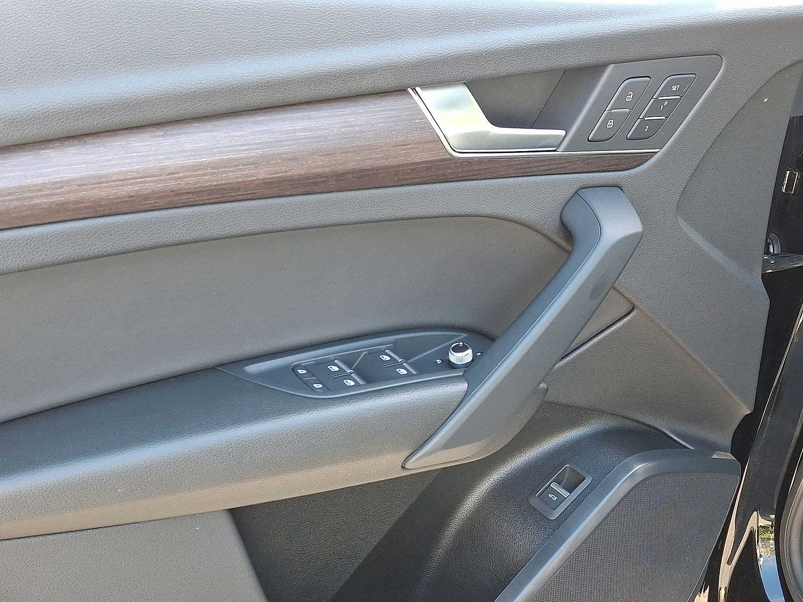 Thumbnail: 2023 Audi Q5 - 10