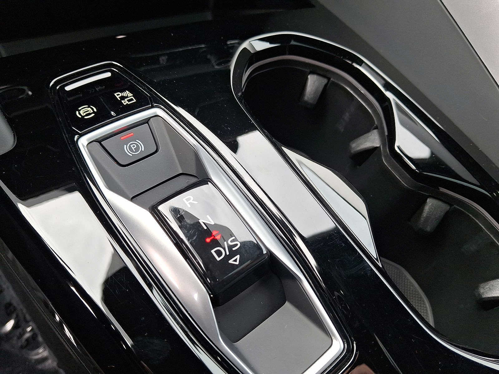 Thumbnail: 2025 Audi Q5 - 12