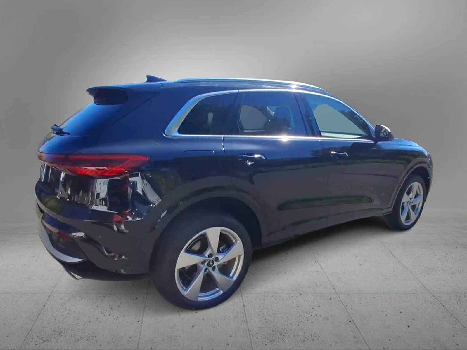 Thumbnail: 2025 Audi Q5 - 8