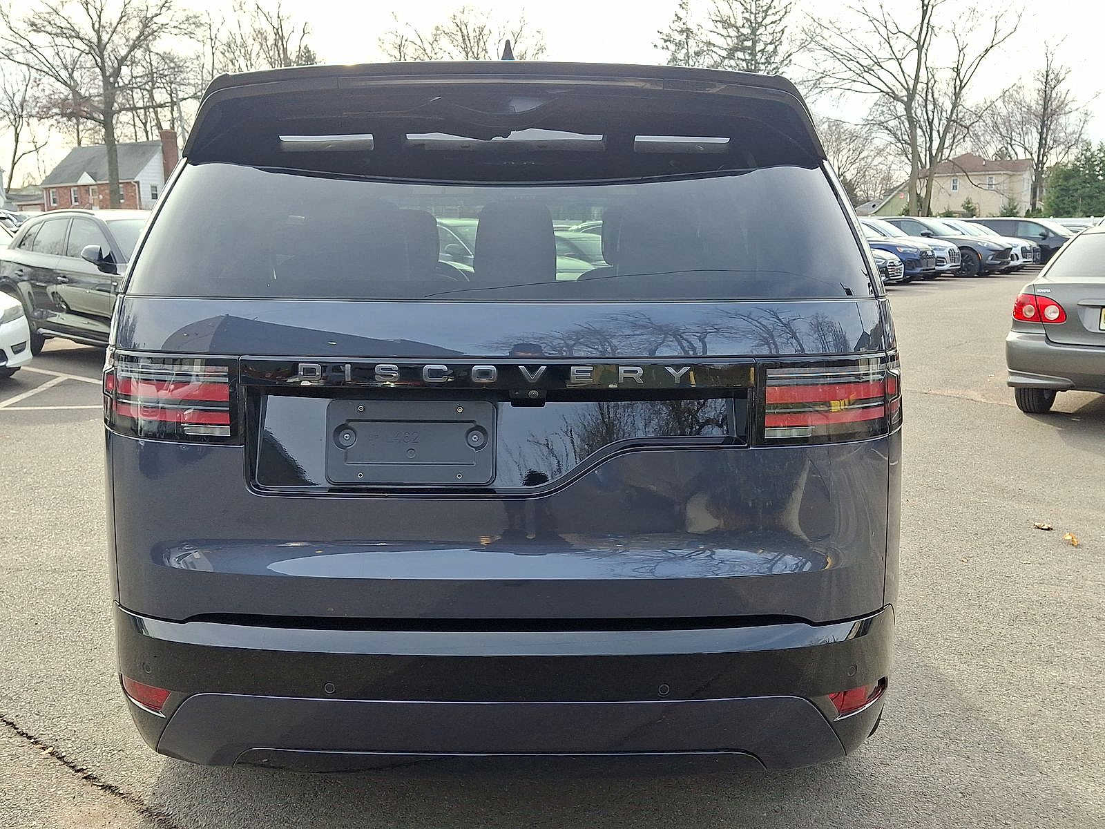 Thumbnail: 2024 Land Rover Discovery - 23