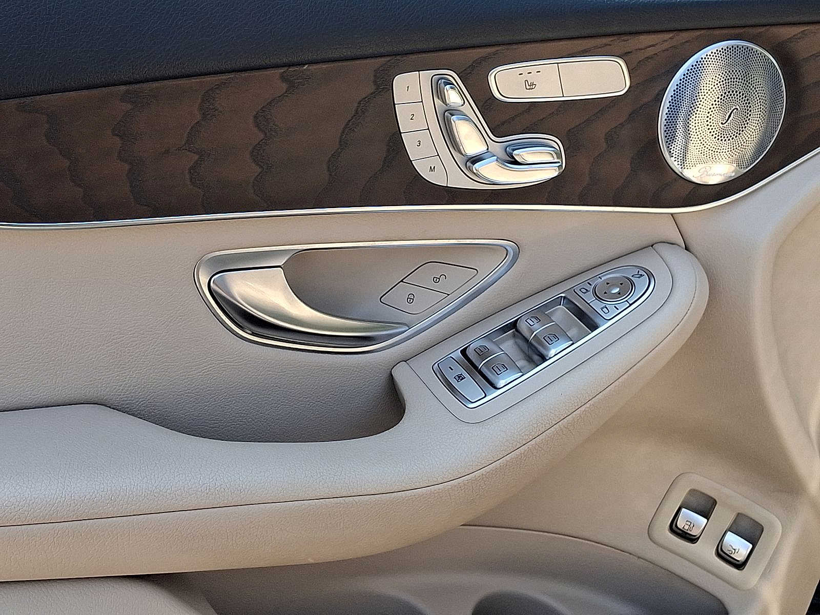 Thumbnail: 2019 Mercedes-Benz GLC - 10