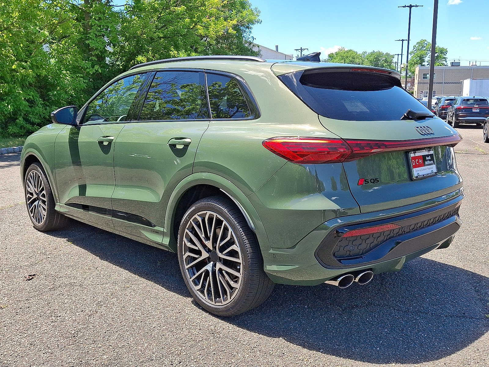Thumbnail: 2026 Audi SQ5 - 16