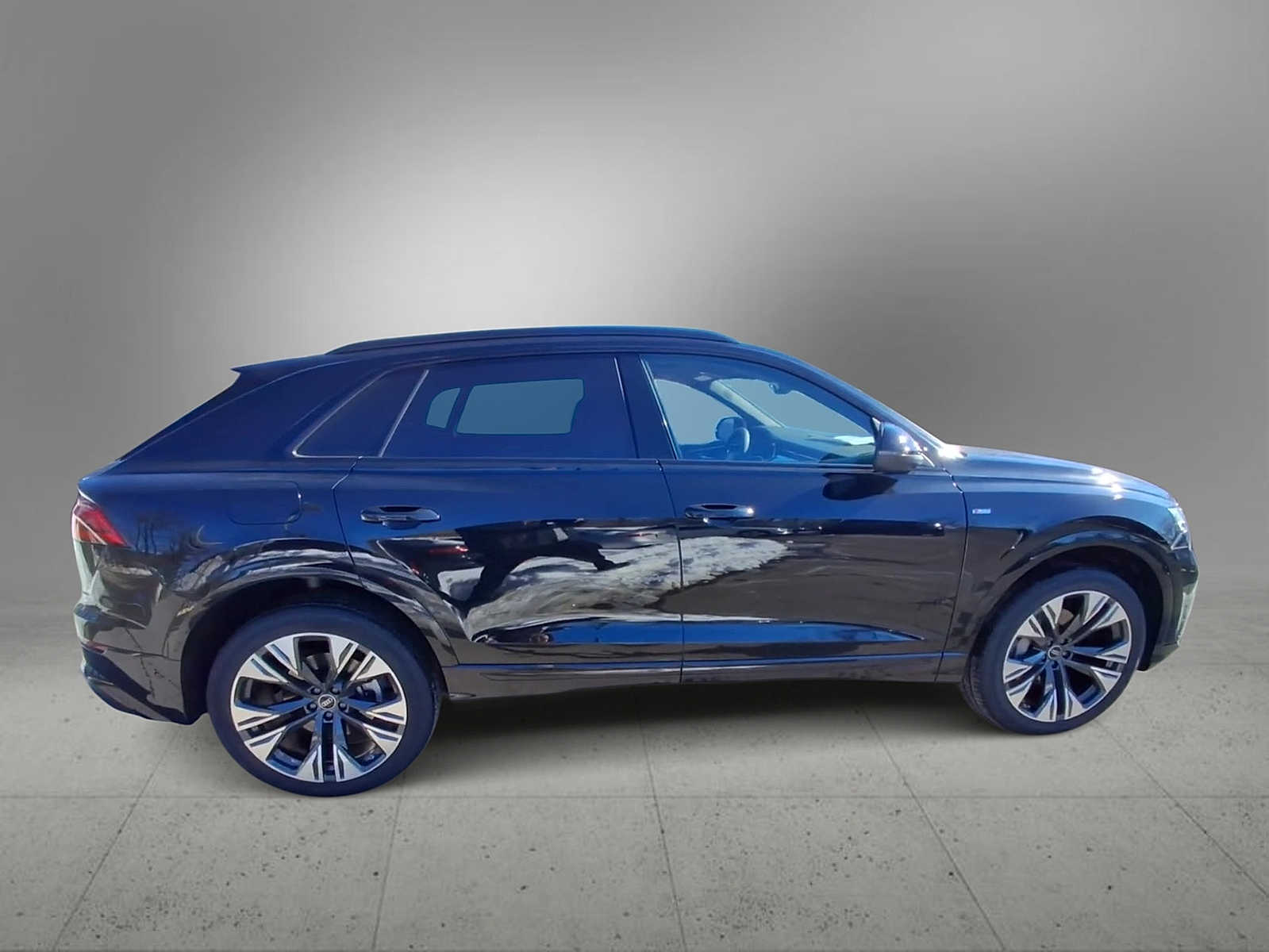 Thumbnail: 2026 Audi Q8 - 9