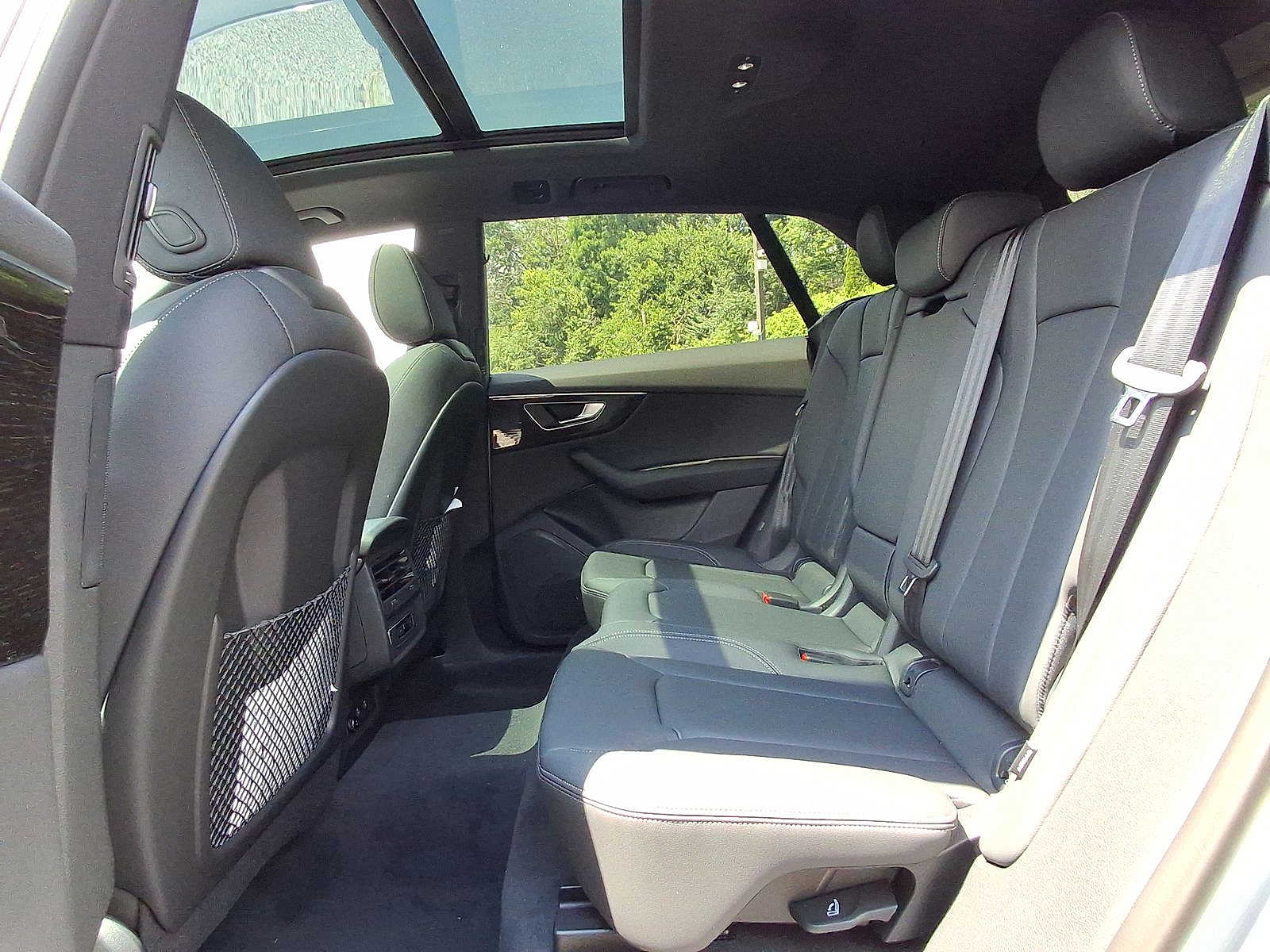 Thumbnail: 2025 Audi Q8 - 13