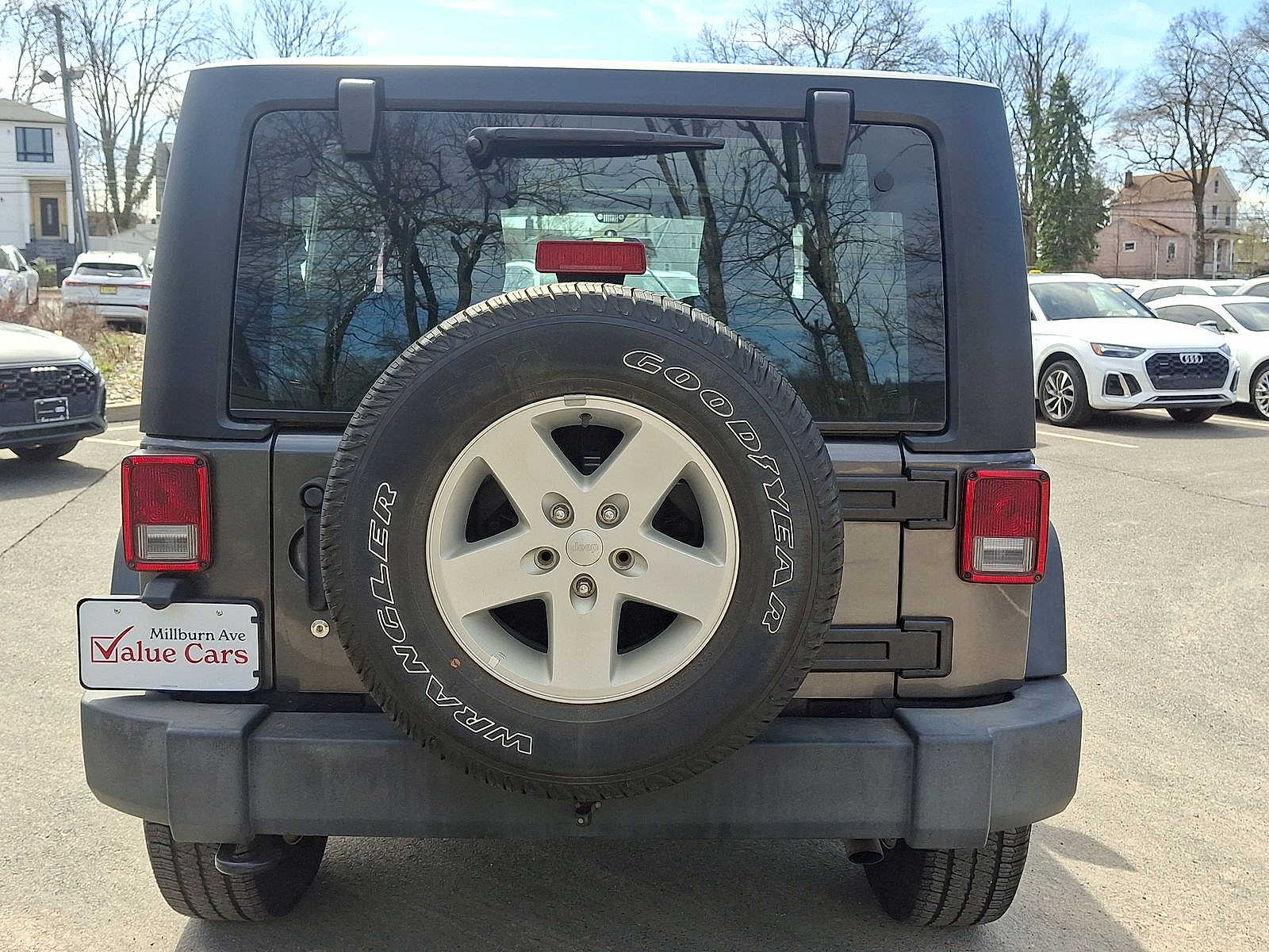 Thumbnail: 2018 Jeep Wrangler - 23