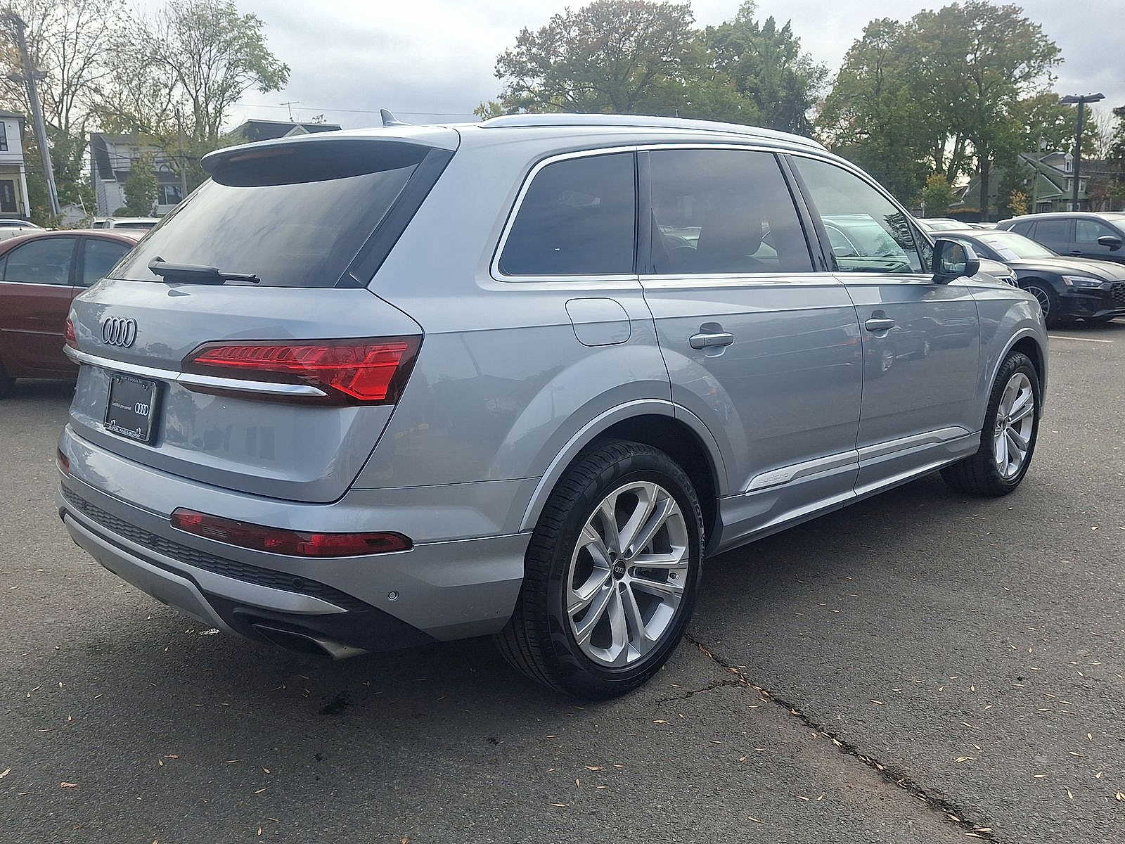 Thumbnail: 2025 Audi Q7 - 22