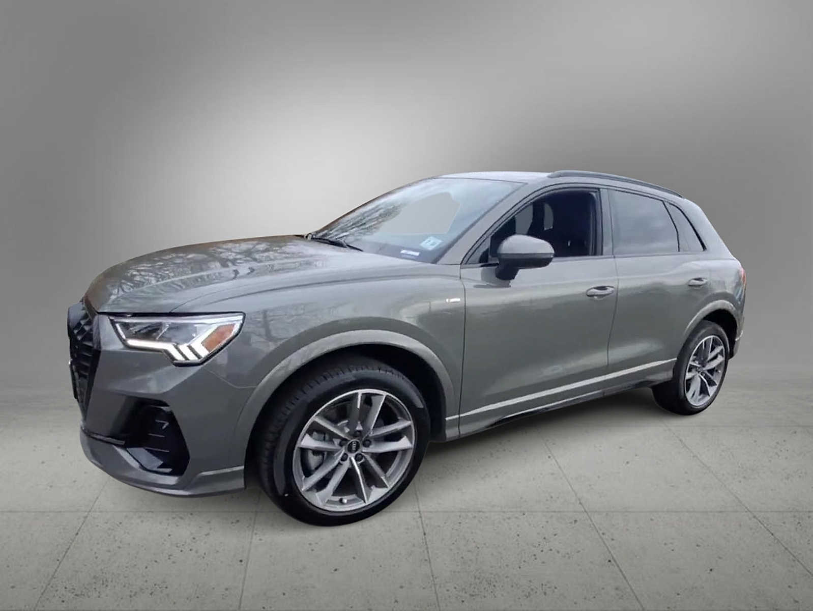 Thumbnail: 2025 Audi Q3 - 4