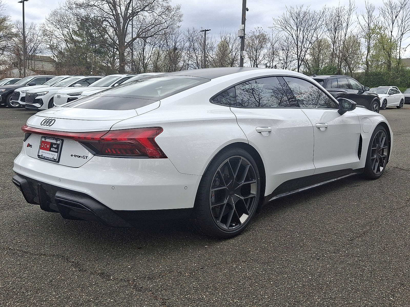 Thumbnail: 2025 Audi RS e-tron GT - 12
