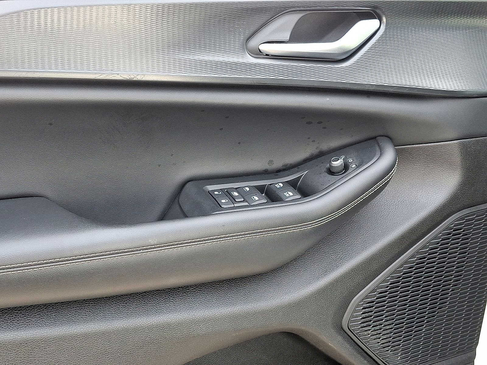 Thumbnail: 2023 Jeep Grand Cherokee - 10