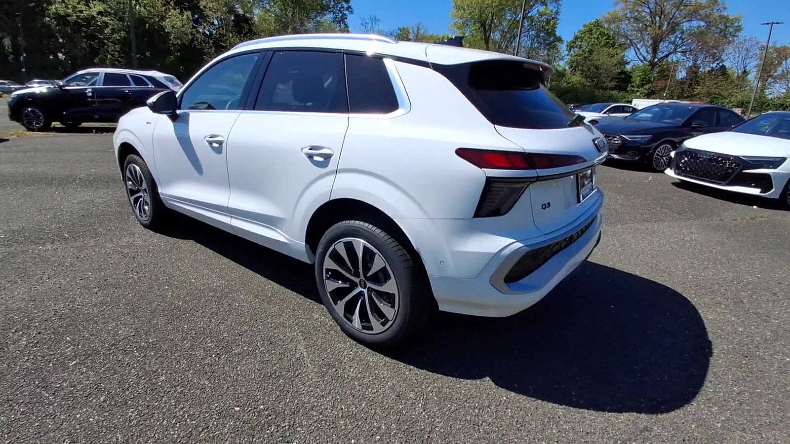 Thumbnail: 2026 Audi Q3 - 6
