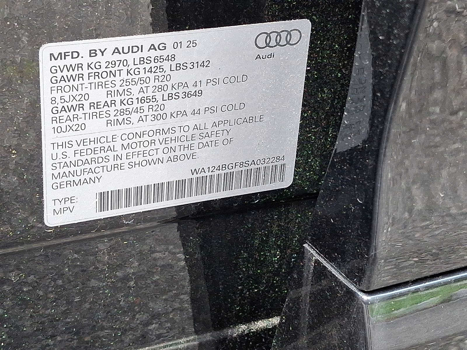 Thumbnail: 2025 Audi Q6 e-tron - 18