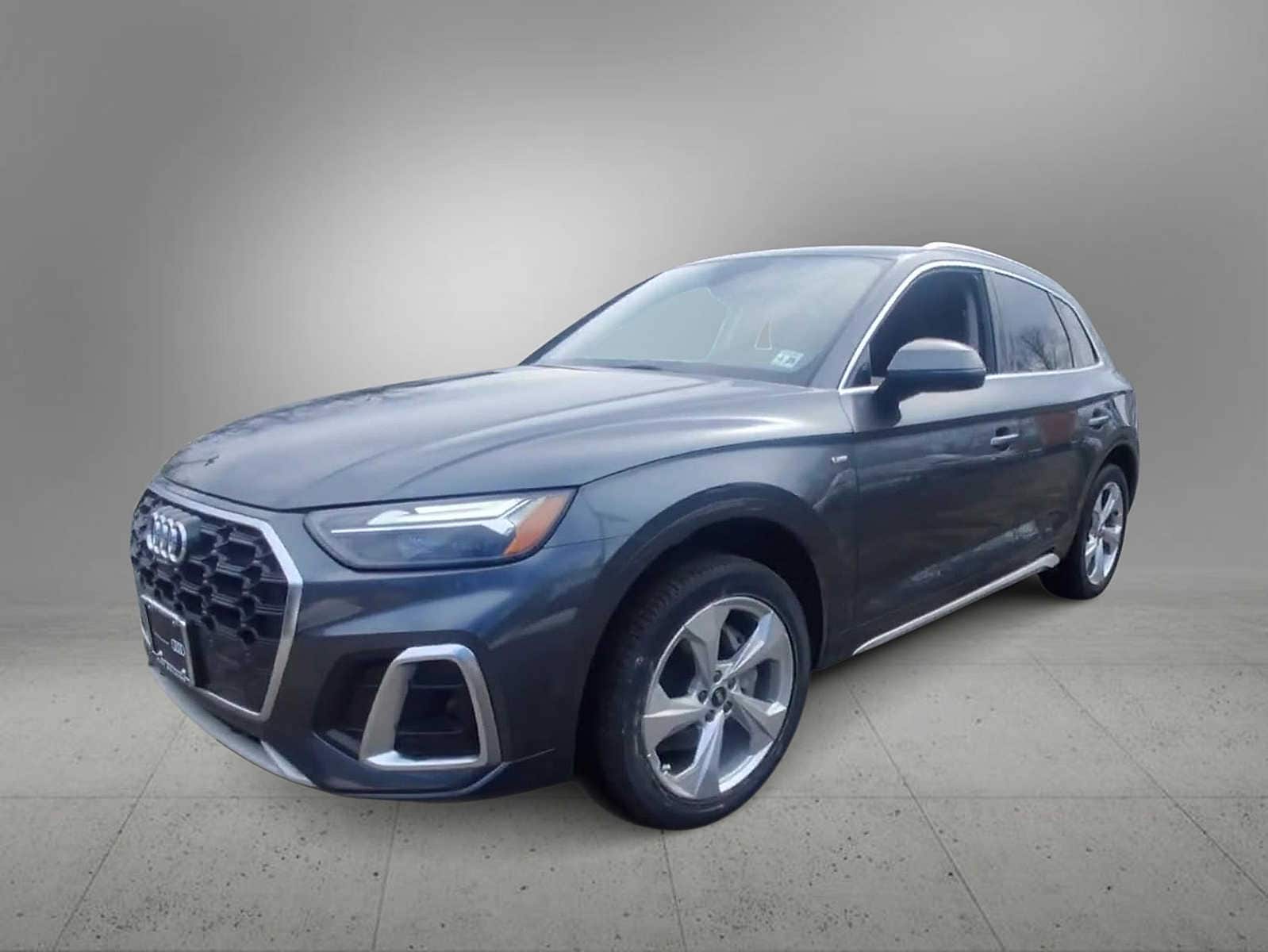 Thumbnail: 2023 Audi Q5 - 4