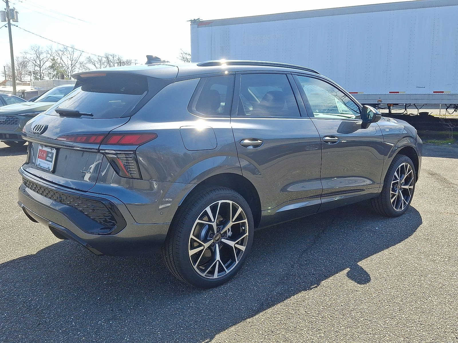 Thumbnail: 2026 Audi Q3 - 11