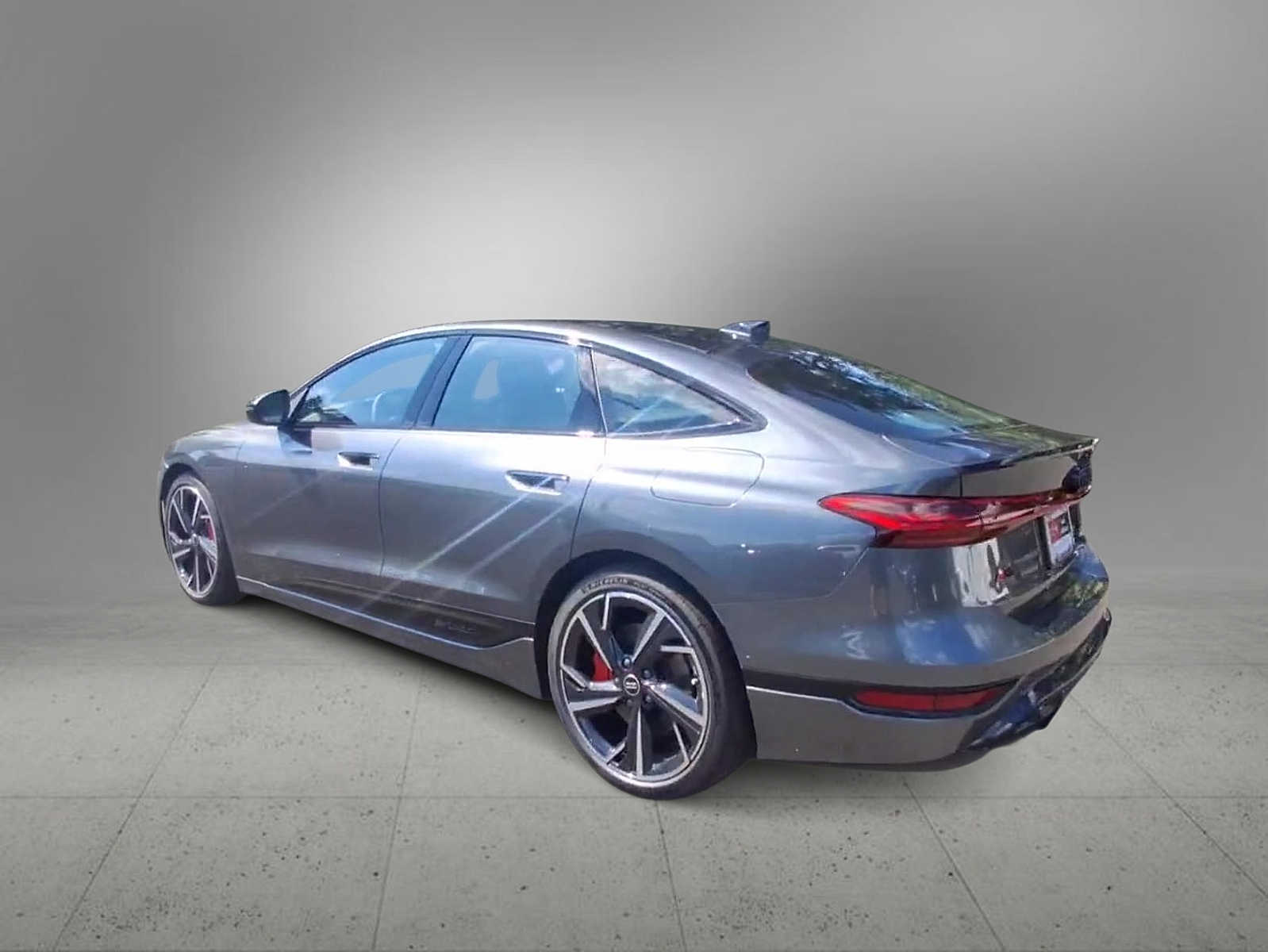 Thumbnail: 2025 Audi e-tron S - 6