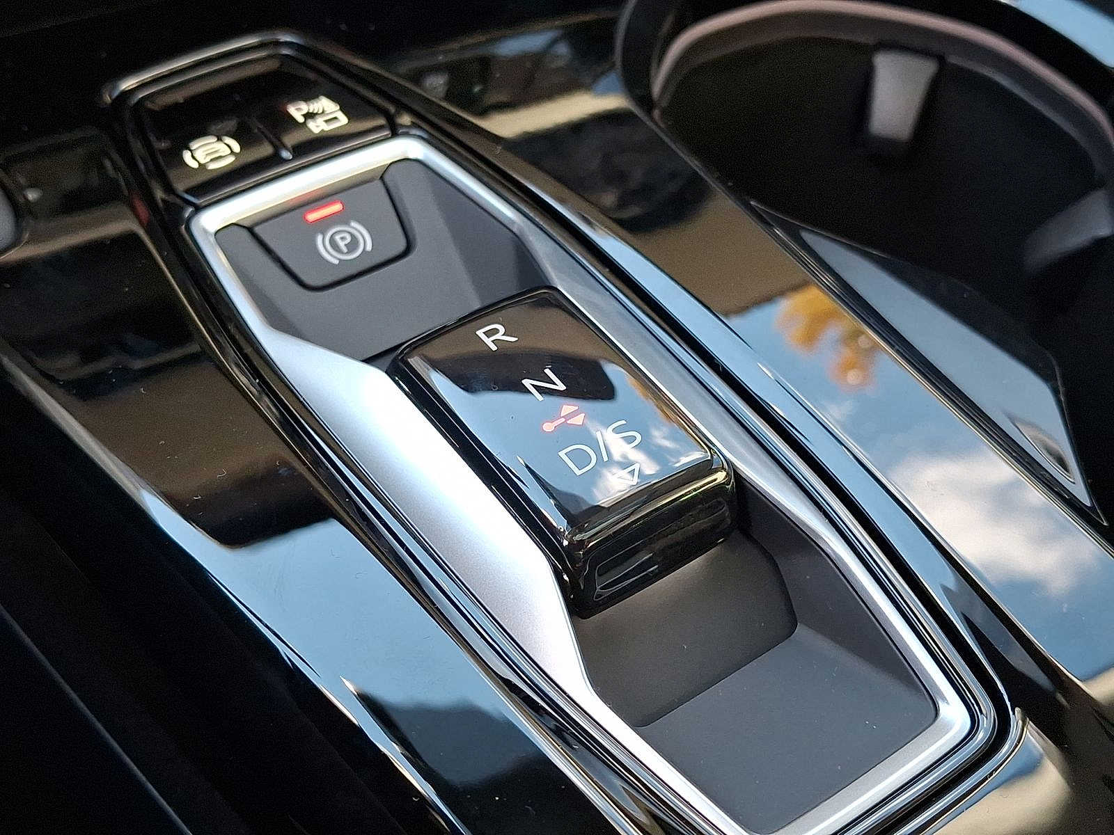 Thumbnail: 2025 Audi Q5 - 14