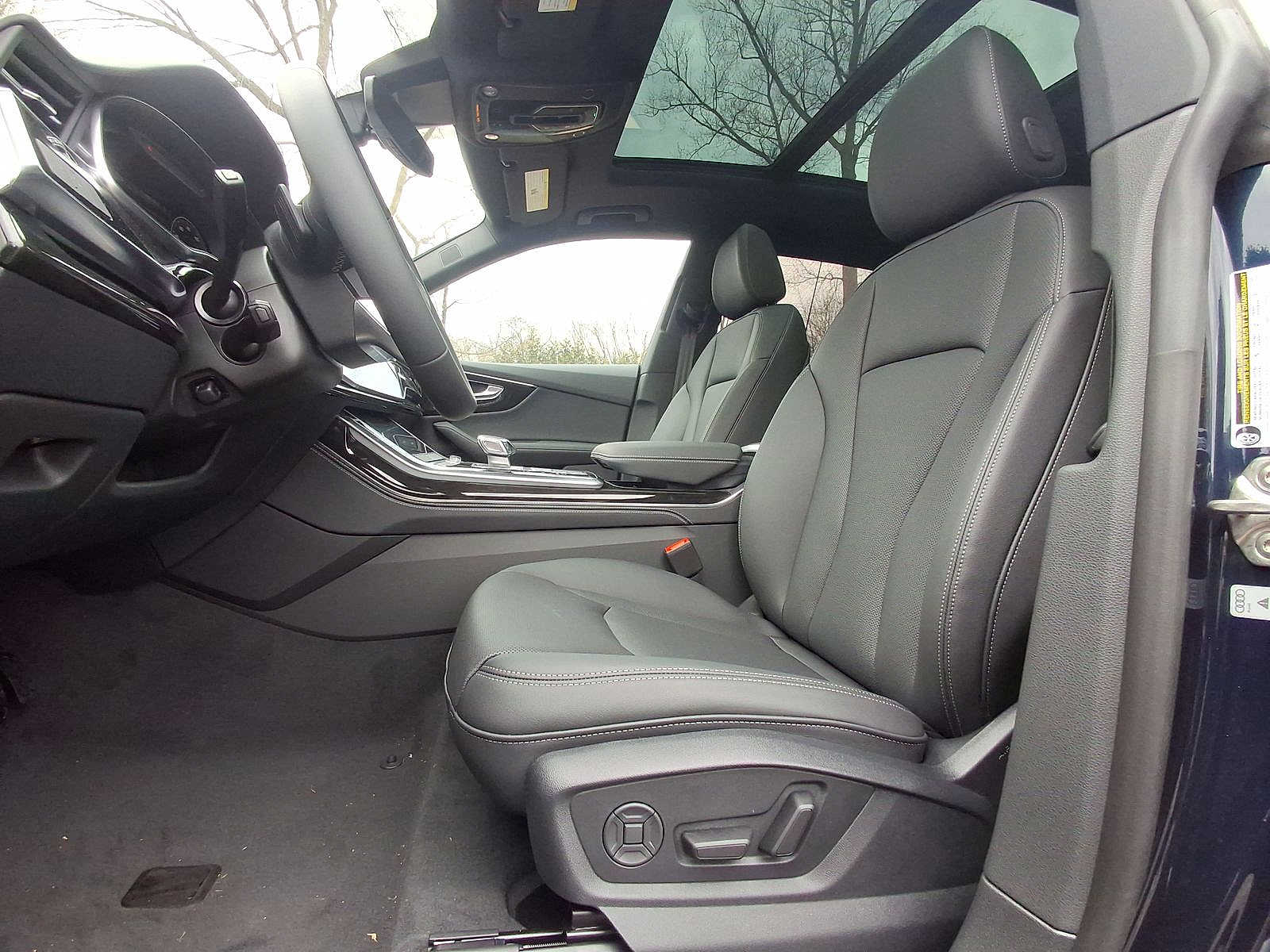 Thumbnail: 2025 Audi Q8 - 13