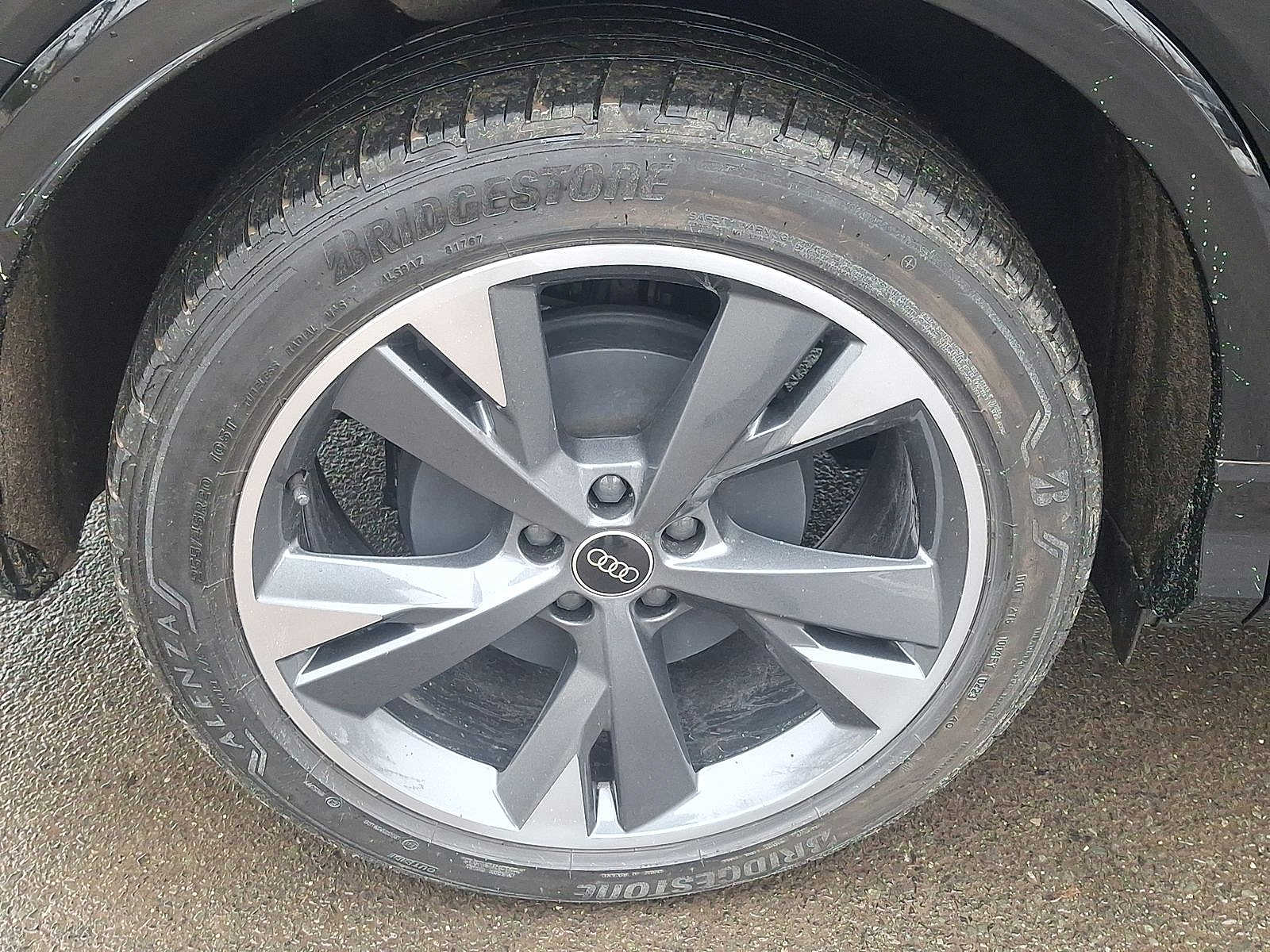 Thumbnail: 2022 Audi Q4 e-tron - 27