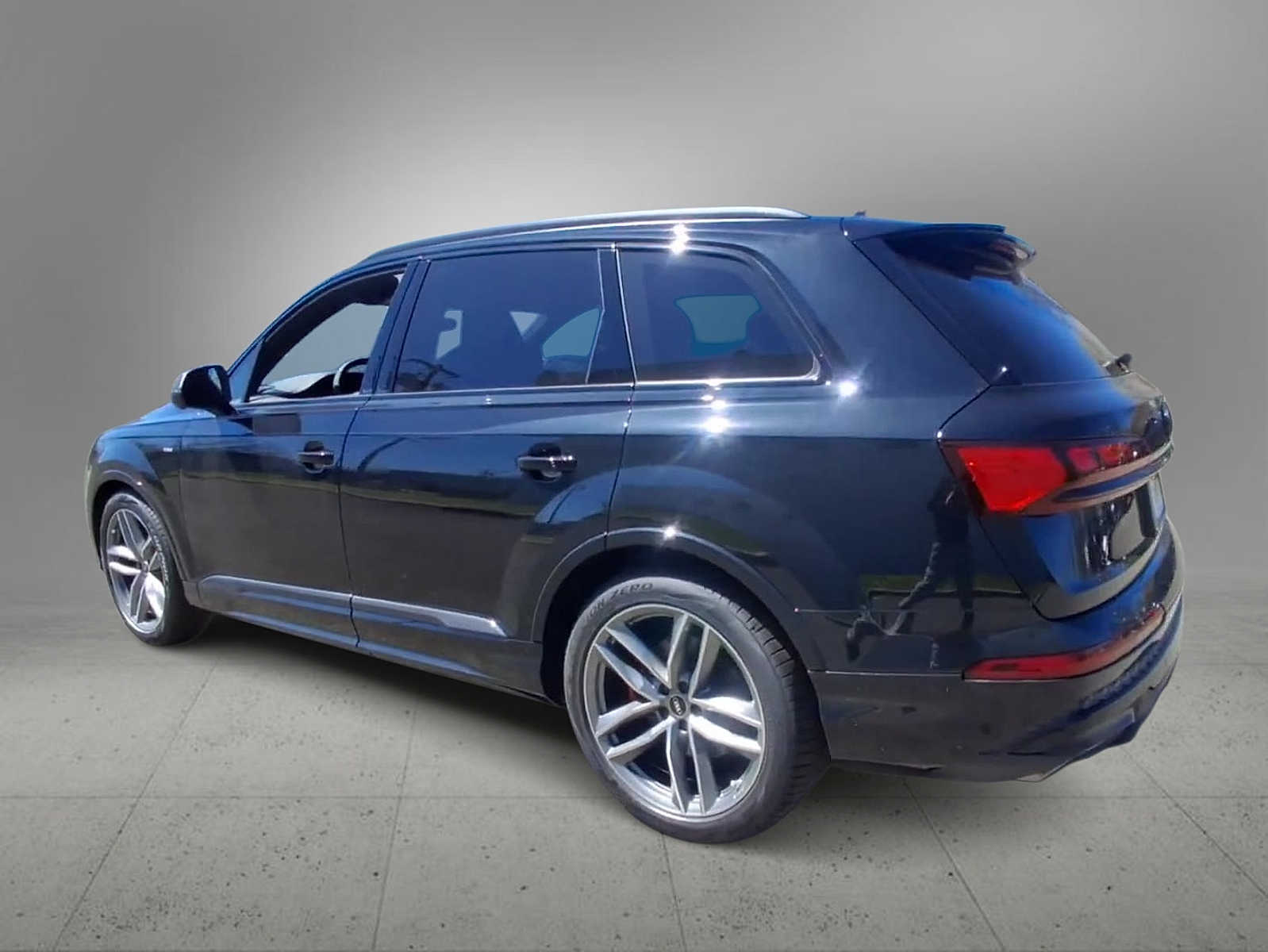 Thumbnail: 2026 Audi Q7 - 6