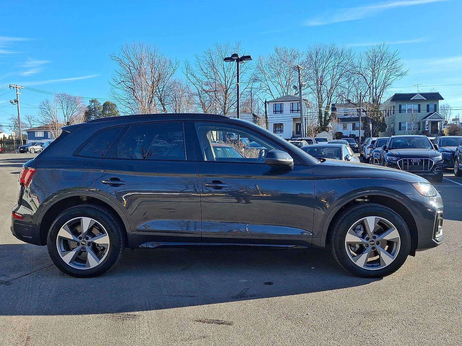 Thumbnail: 2025 Audi Q5 - 25