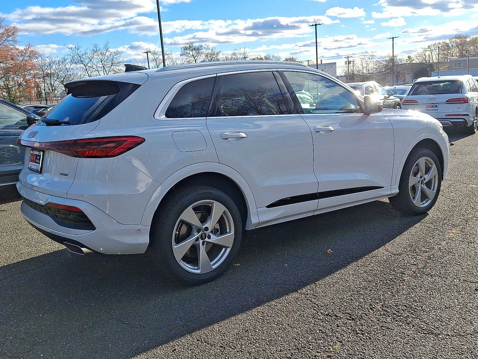 Thumbnail: 2025 Audi Q5 - 11