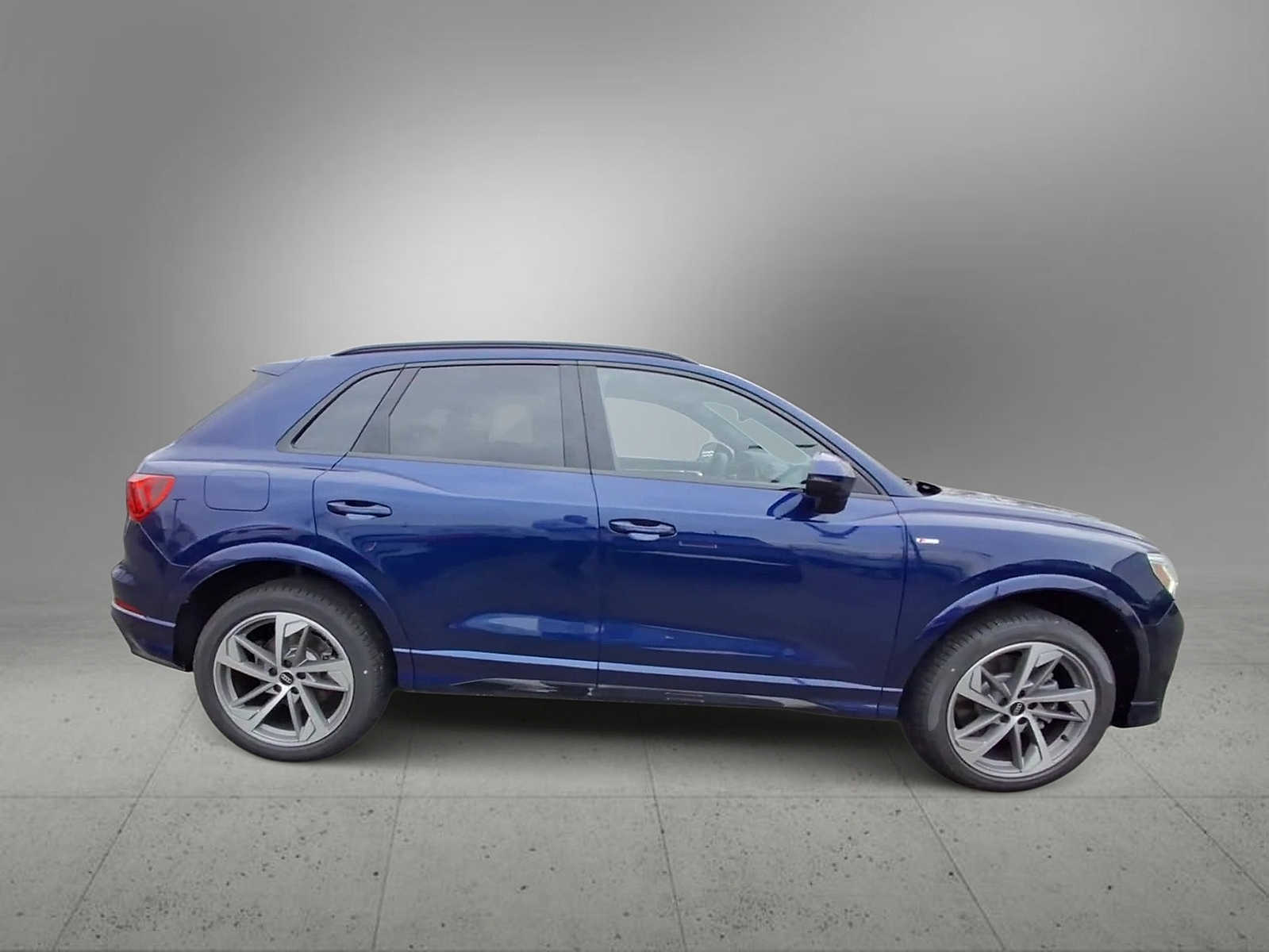 Thumbnail: 2025 Audi Q3 - 9