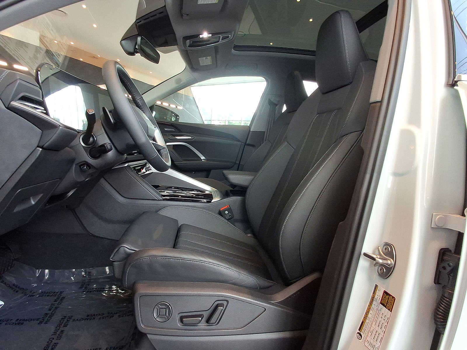 Thumbnail: 2025 Audi Q5 - 6