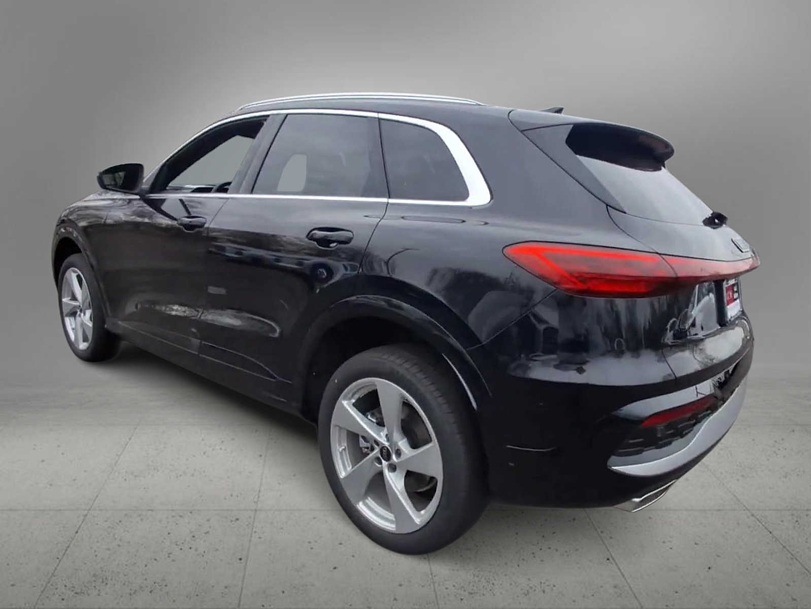 Thumbnail: 2025 Audi Q5 - 6