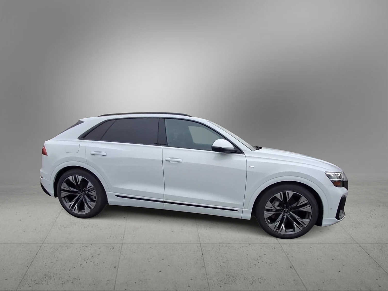 Thumbnail: 2026 Audi Q8 - 9