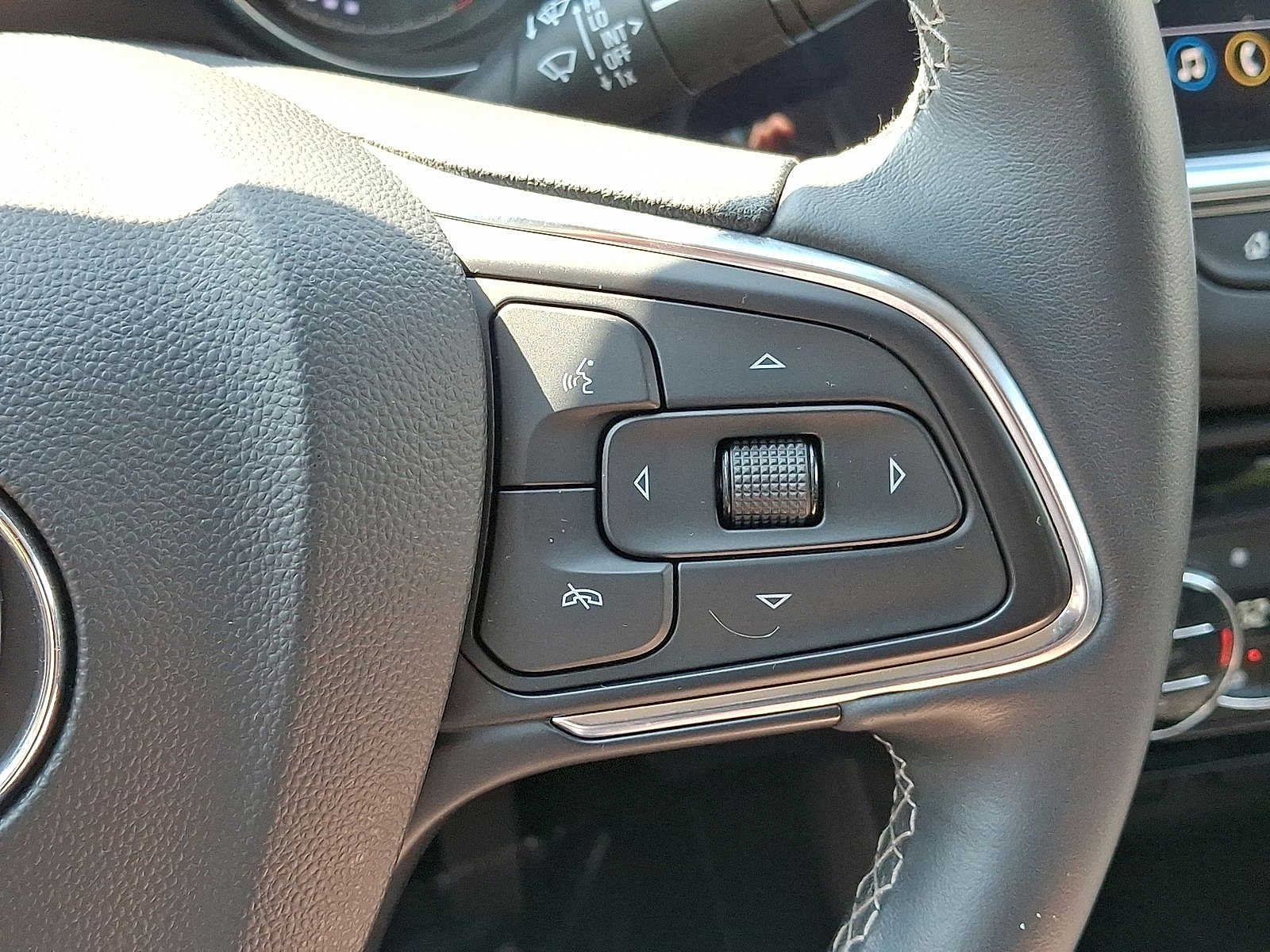 Thumbnail: 2023 Buick Encore GX - 16